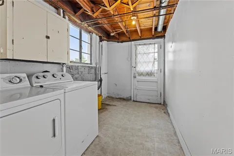 $184,900 | 2812 Laclede Station Road, Maplewood, MO 63143