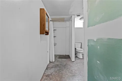 $184,900 | 2812 Laclede Station Road, Maplewood, MO 63143