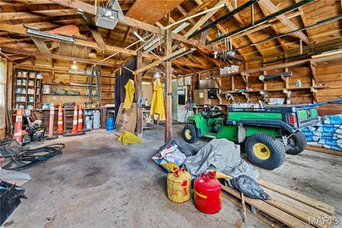 $184,900 | 2812 Laclede Station Road, Maplewood, MO 63143