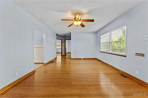 $184,900 | 2812 Laclede Station Road, Maplewood, MO 63143