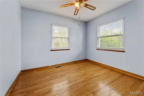 $184,900 | 2812 Laclede Station Road, Maplewood, MO 63143