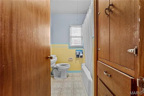 $184,900 | 2812 Laclede Station Road, Maplewood, MO 63143