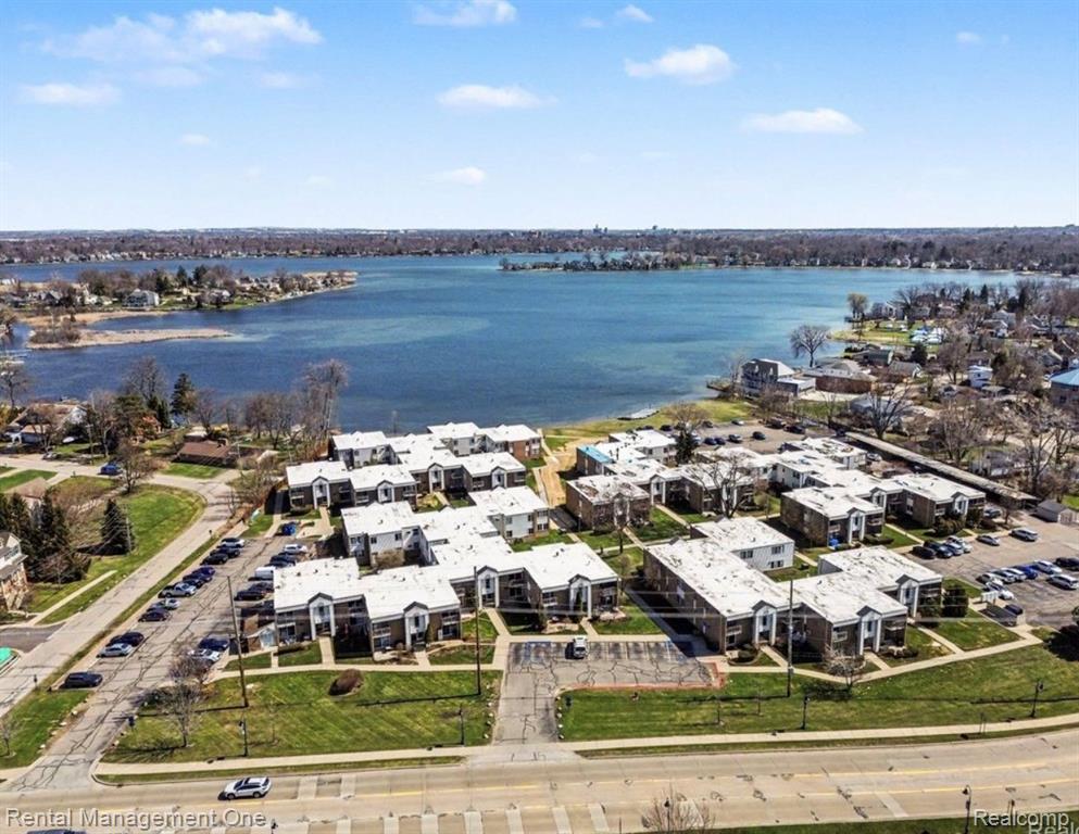 1603 Cass Lake Road, Unit D Keego Harbor, MI 48320 - Photo 18 of 20