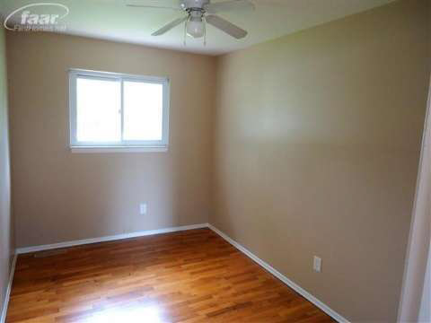 2401 East Stanley Road Mount Morris, MI 48458 - Photo 19 of 34 20415835-18.JPG
