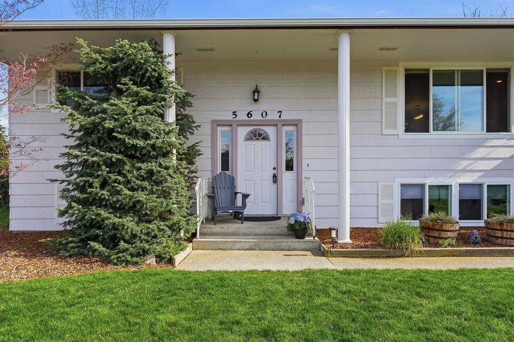 5607 West Comanche Drive Spokane, WA 99208 - Photo 3 of 37