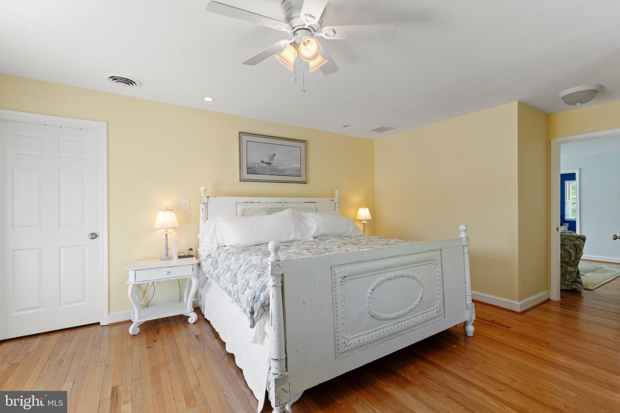 13613 Query Mill Road North Potomac, MD 20878 - Photo 32 of 87 Owners' Suite w/ Sitting Room/Fireplace/Roof Deck