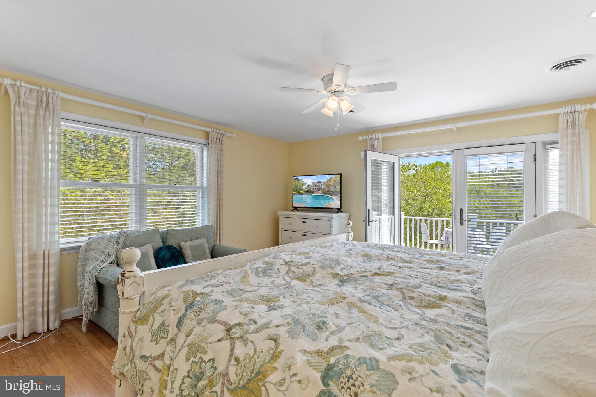 13613 Query Mill Road North Potomac, MD 20878 - Photo 33 of 87 Owners' Suite w/ Sitting Room/Fireplace/Roof Deck