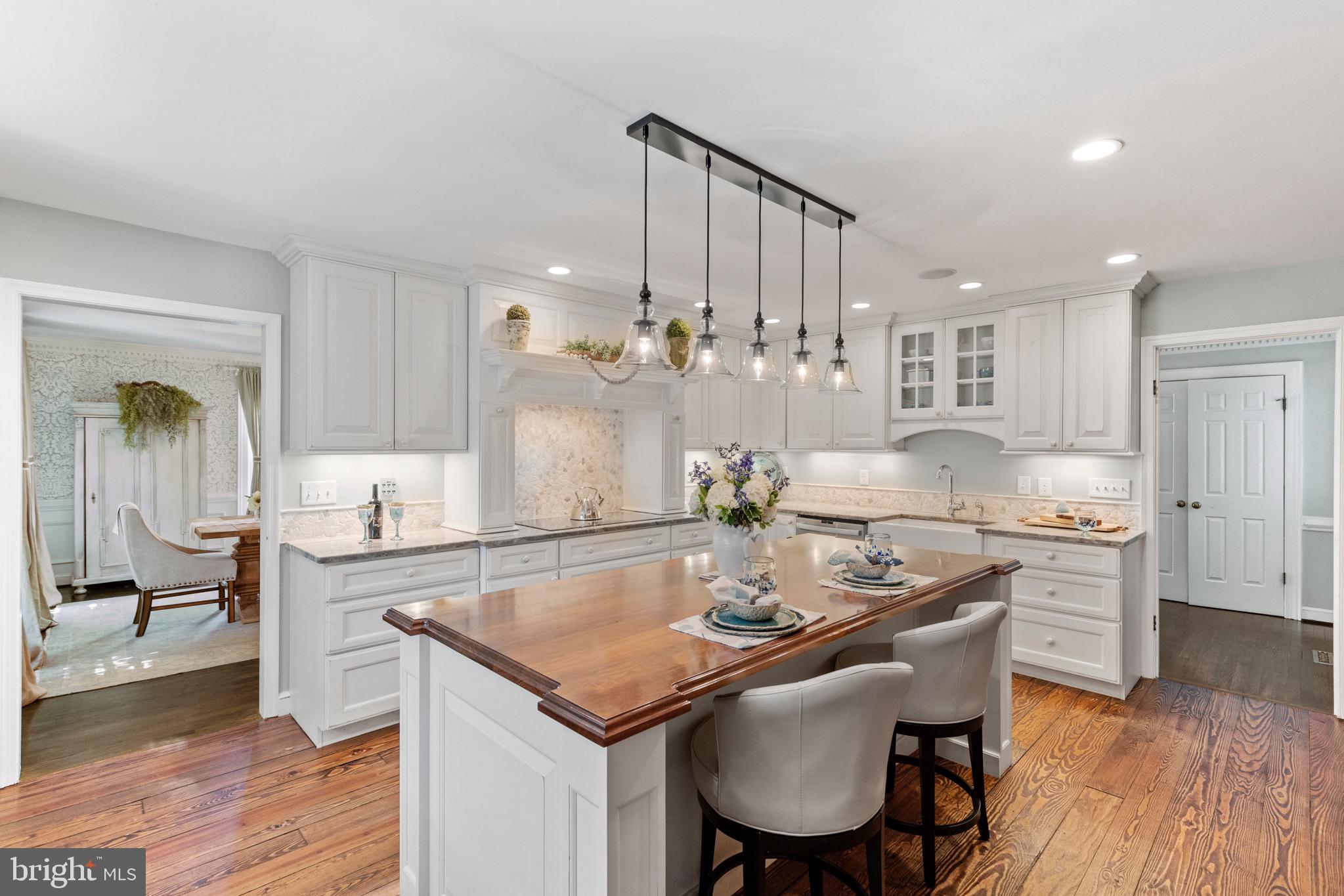 13613 Query Mill Road North Potomac, MD 20878 - Photo 6 of 87 Renovated Gourmet Kitchen