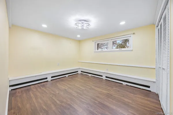 $999,000 | 14 Hilton Court, Hicksville, NY 11801