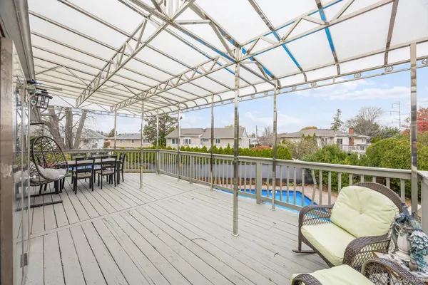 $999,000 | 14 Hilton Court, Hicksville, NY 11801