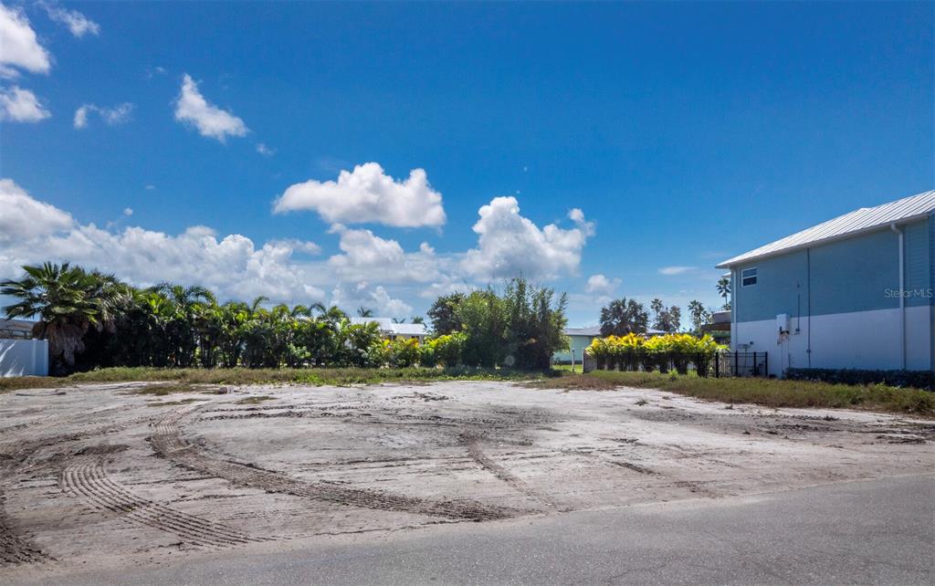 620 Companion Way Longboat Key, FL 34228 - Photo 15 of 17