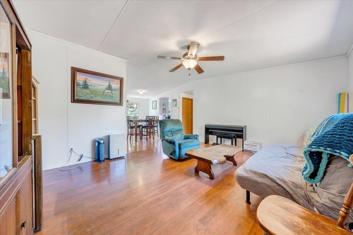 1660 Diamond Knob Road Northeast Check, VA 24072 - Photo 10 of 31 a living room with furniture