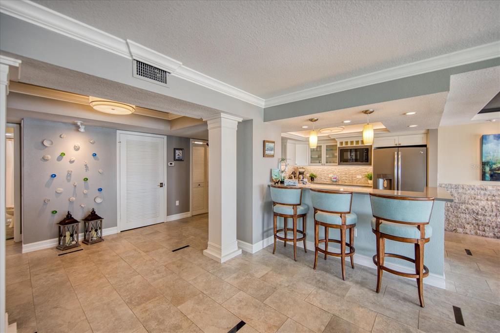 17400 Gulf Boulevard, Unit J9 Redington Shores, FL 33708 - Photo 10 of 41
