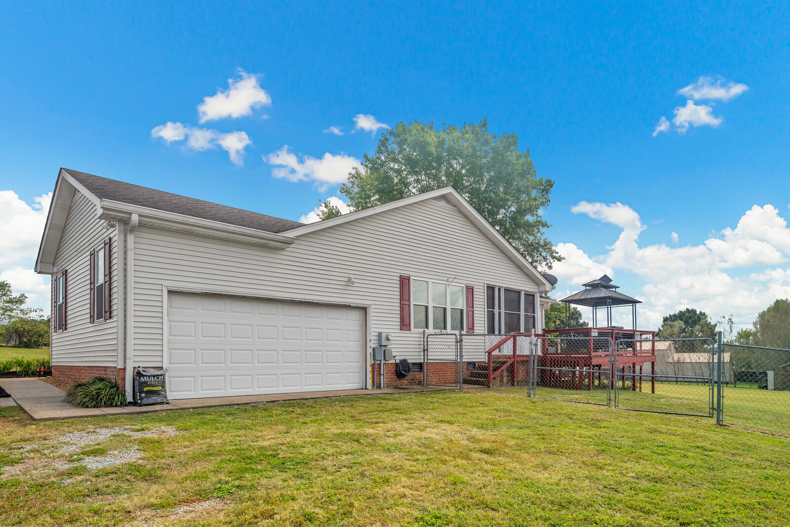 362 Norene Road Lebanon, TN 37090 - Photo 40 of 40 a view of a house with a swimming pool