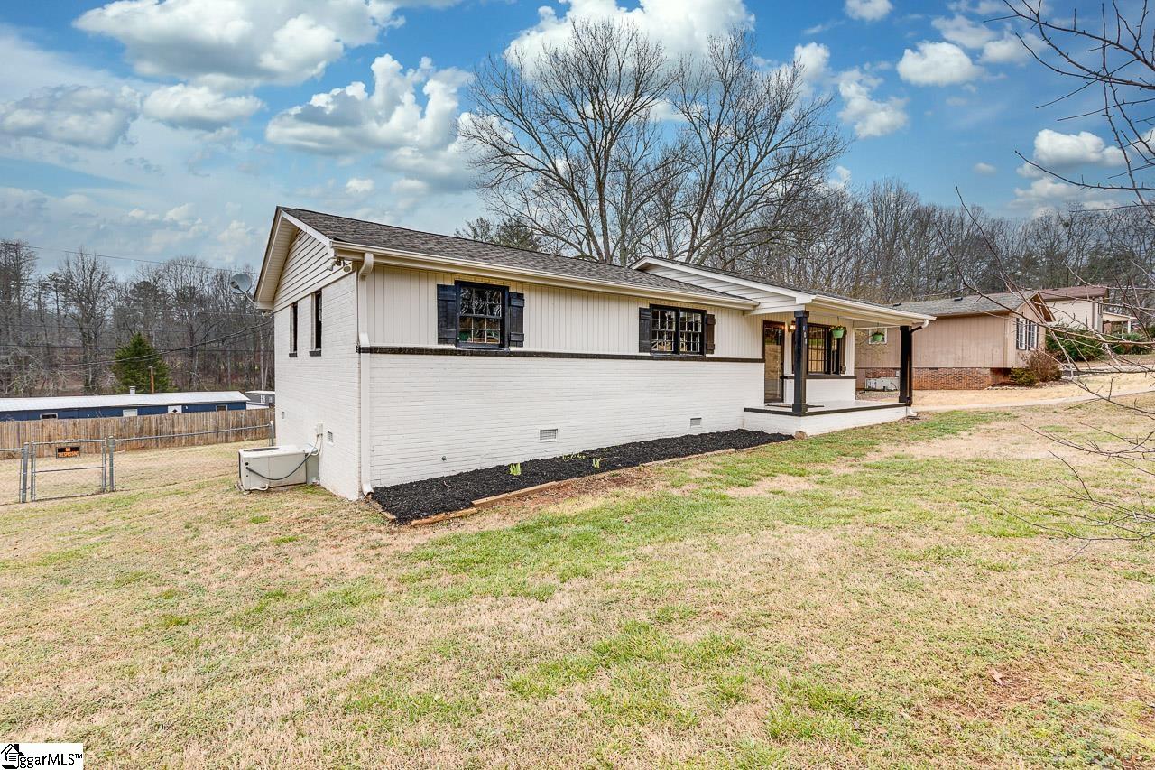 408 McElhaney Road Travelers Rest, SC 29690 - Photo 1 of 32