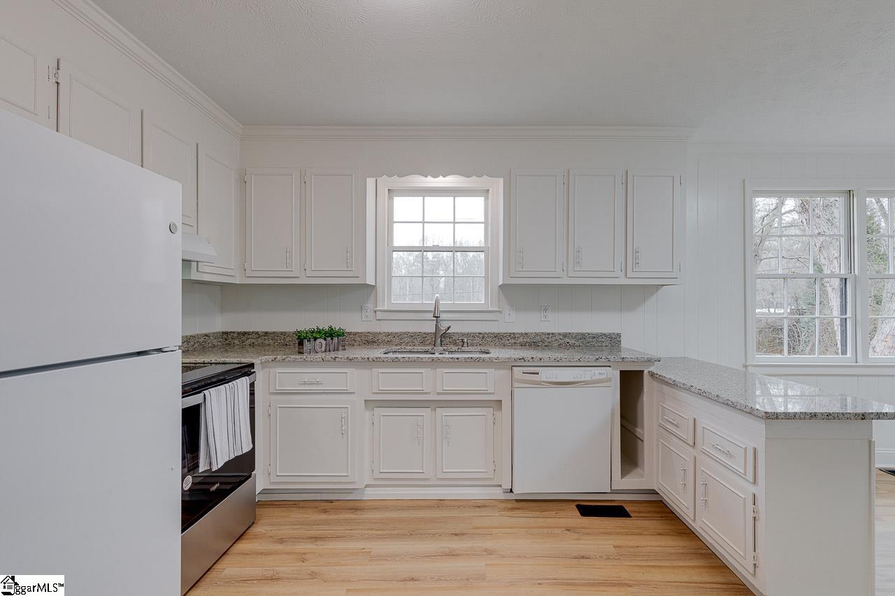 408 McElhaney Road Travelers Rest, SC 29690 - Photo 11 of 32