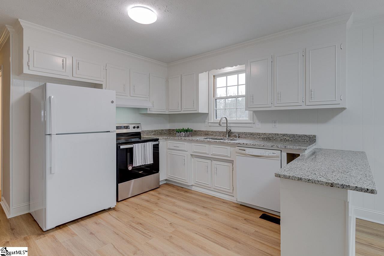 408 McElhaney Road Travelers Rest, SC 29690 - Photo 12 of 32