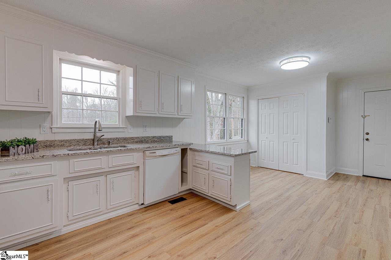 408 McElhaney Road Travelers Rest, SC 29690 - Photo 14 of 32