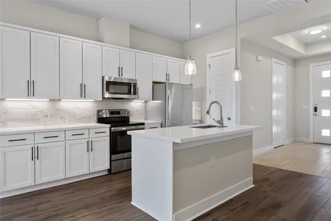 $285,000 | 4507 East Martin Luther King Jr Boulevard, Unit 133, Austin, TX 78721