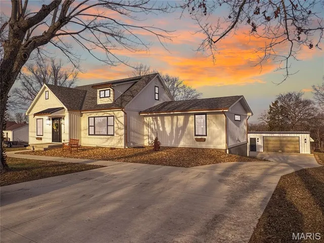 $599,900 | 1716 Pottery Road, Washington, MO 63090