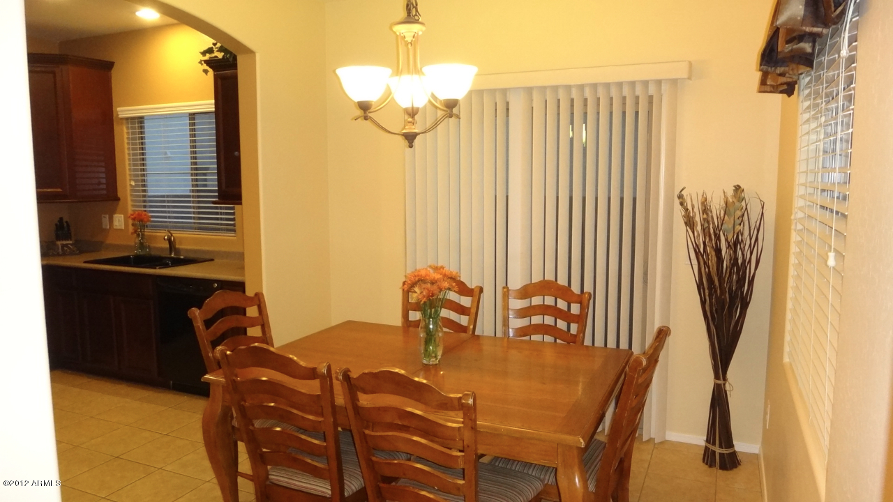 565 North Ranger Trail Gilbert, AZ 85234 - Photo 6 of 17 Dining Room