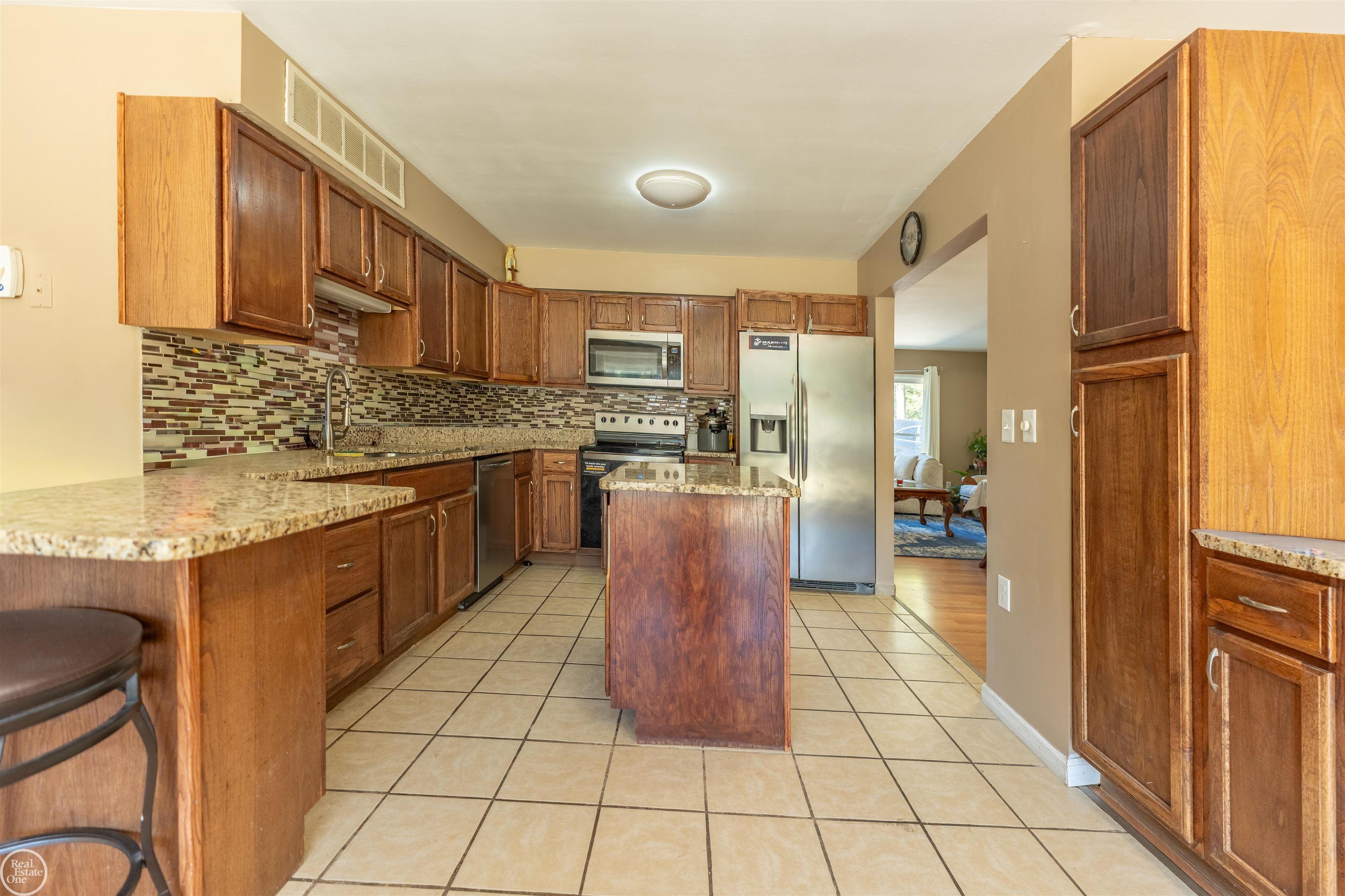 41466 Dequindre Road Sterling Heights, MI 48314 - Photo 5 of 51