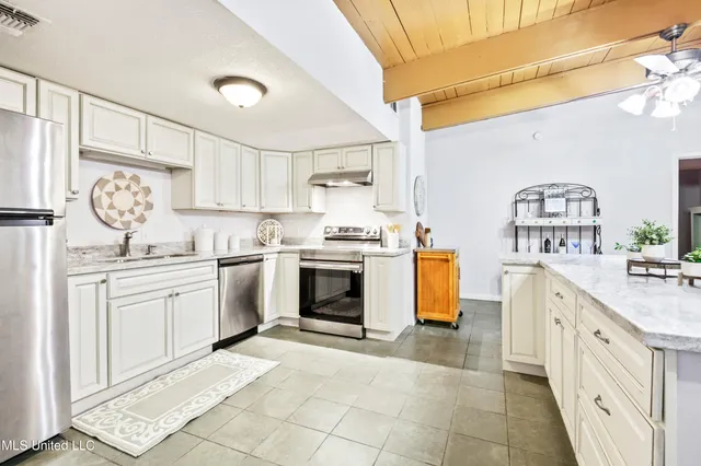 $210,000 | 97169 Kapalama Drive, Diamondhead, MS 39525