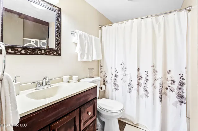 $210,000 | 97169 Kapalama Drive, Diamondhead, MS 39525