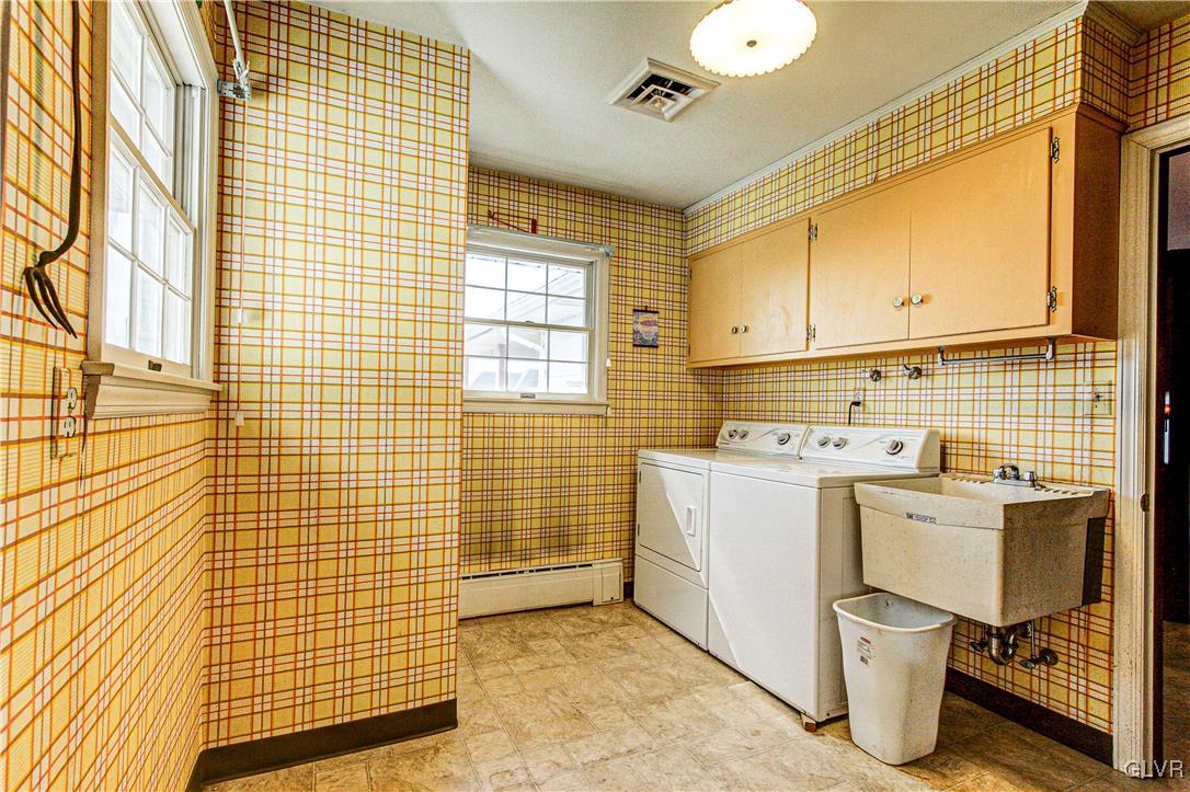 6214 Hilltop Road Orefield, PA 18069 - Photo 46 of 57 Mud/laundry room off of garage