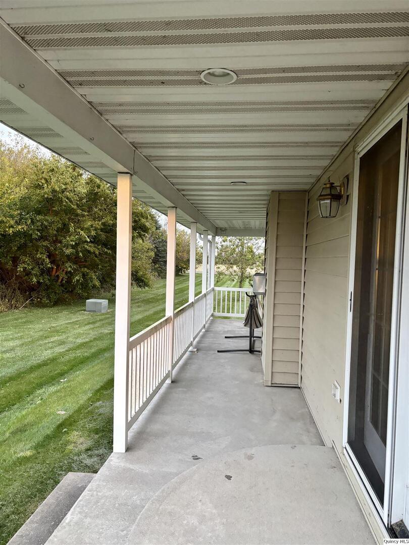 1848 North Co Road 1700 Carthage, IL 62321 - Photo 32 of 33 a view of a porch