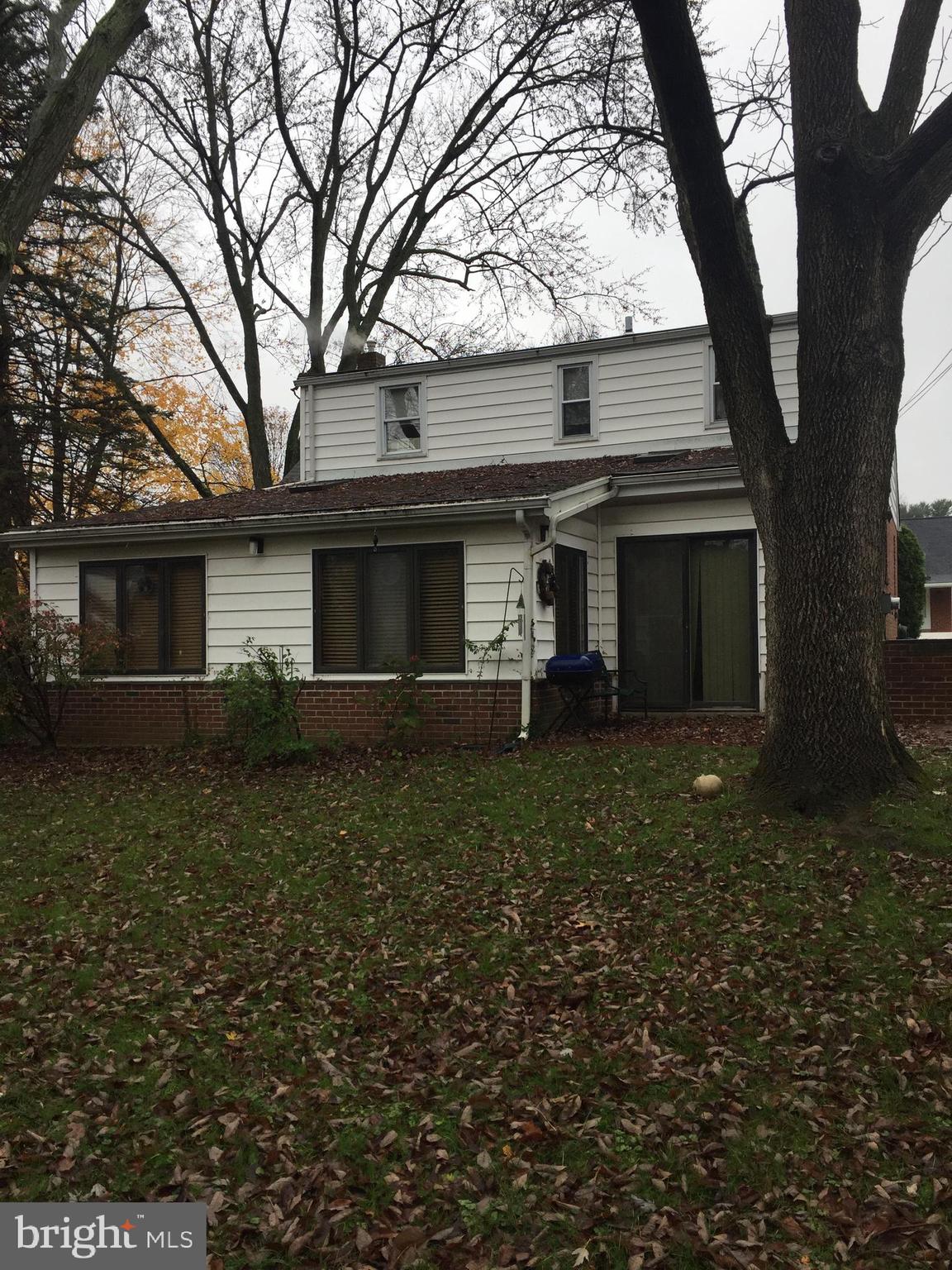 21 South Malin Road Broomall, PA 19008 - Photo 2 of 12 Gallery Image 2