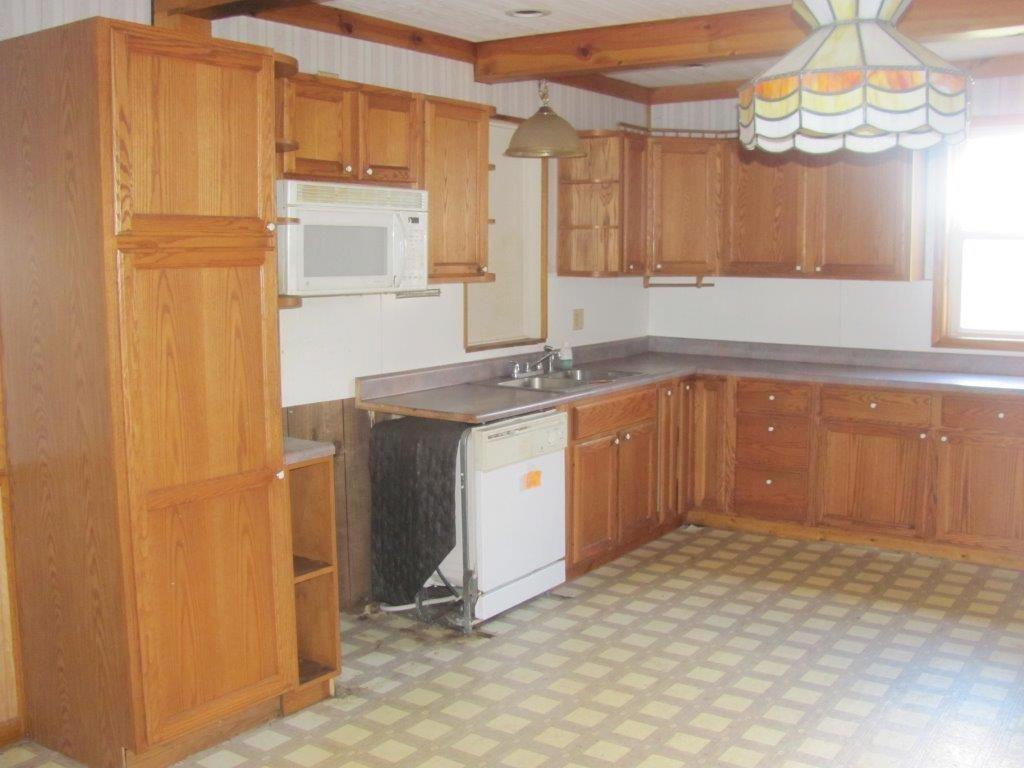 1753 Topper Hill Road Pulaski, PA 16143 - Photo 4 of 25