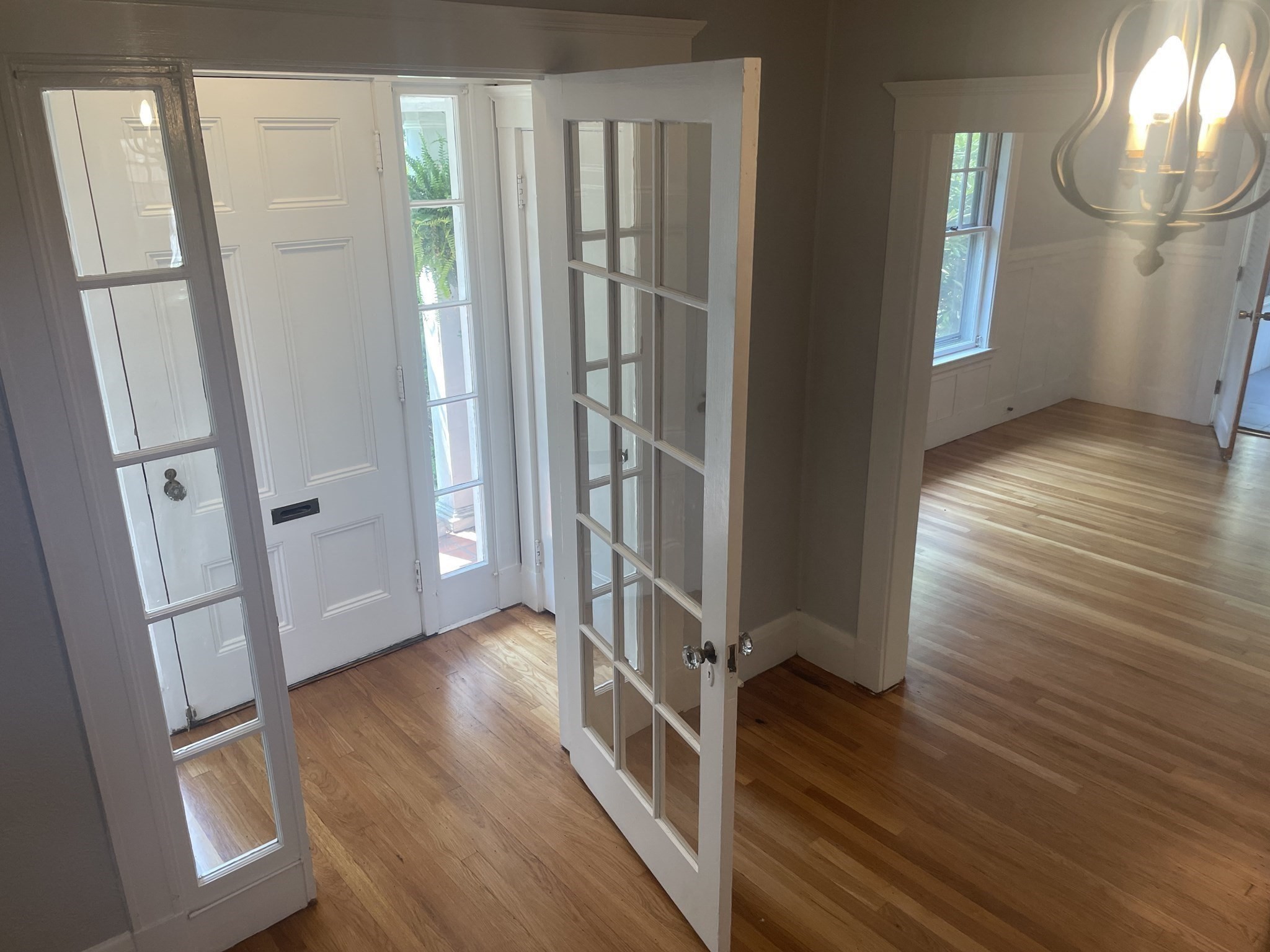 26 Lawrence Road Swampscott, MA 01907 - Photo 3 of 32 Gallery Image 3