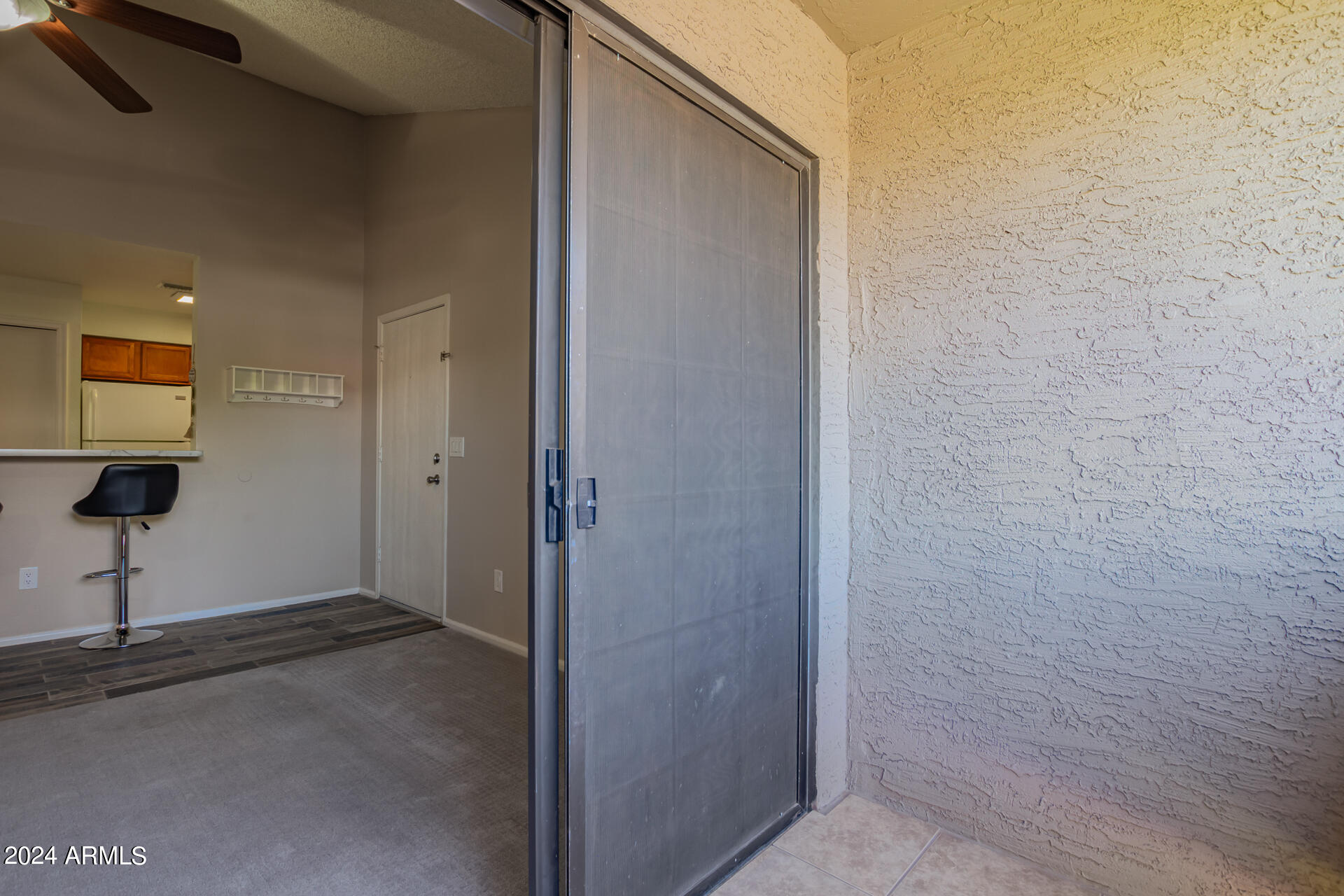 533 West Guadalupe Road, Unit 2046 Mesa, AZ 85210 - Photo 23 of 29 a view of hallway with a table