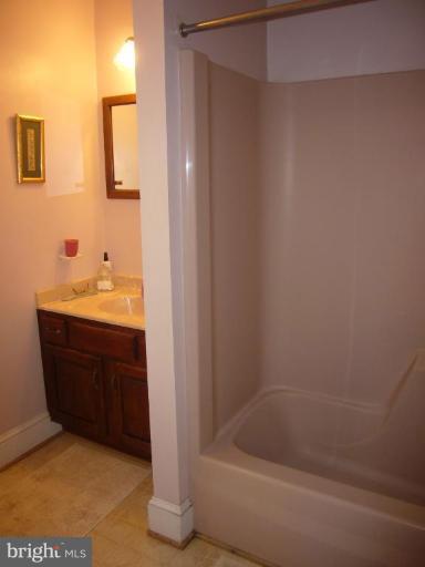 27200 Clarksburg Road Damascus, MD 20872 - Photo 22 of 30 Master Bath