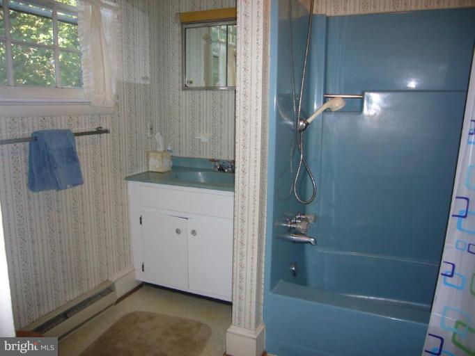 27200 Clarksburg Road Damascus, MD 20872 - Photo 23 of 30 Bath #2