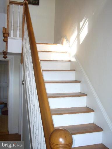 27200 Clarksburg Road Damascus, MD 20872 - Photo 27 of 30 Entrance / Foyer