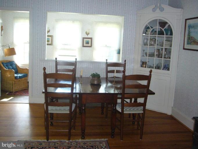 27200 Clarksburg Road Damascus, MD 20872 - Photo 5 of 30 Dining Room