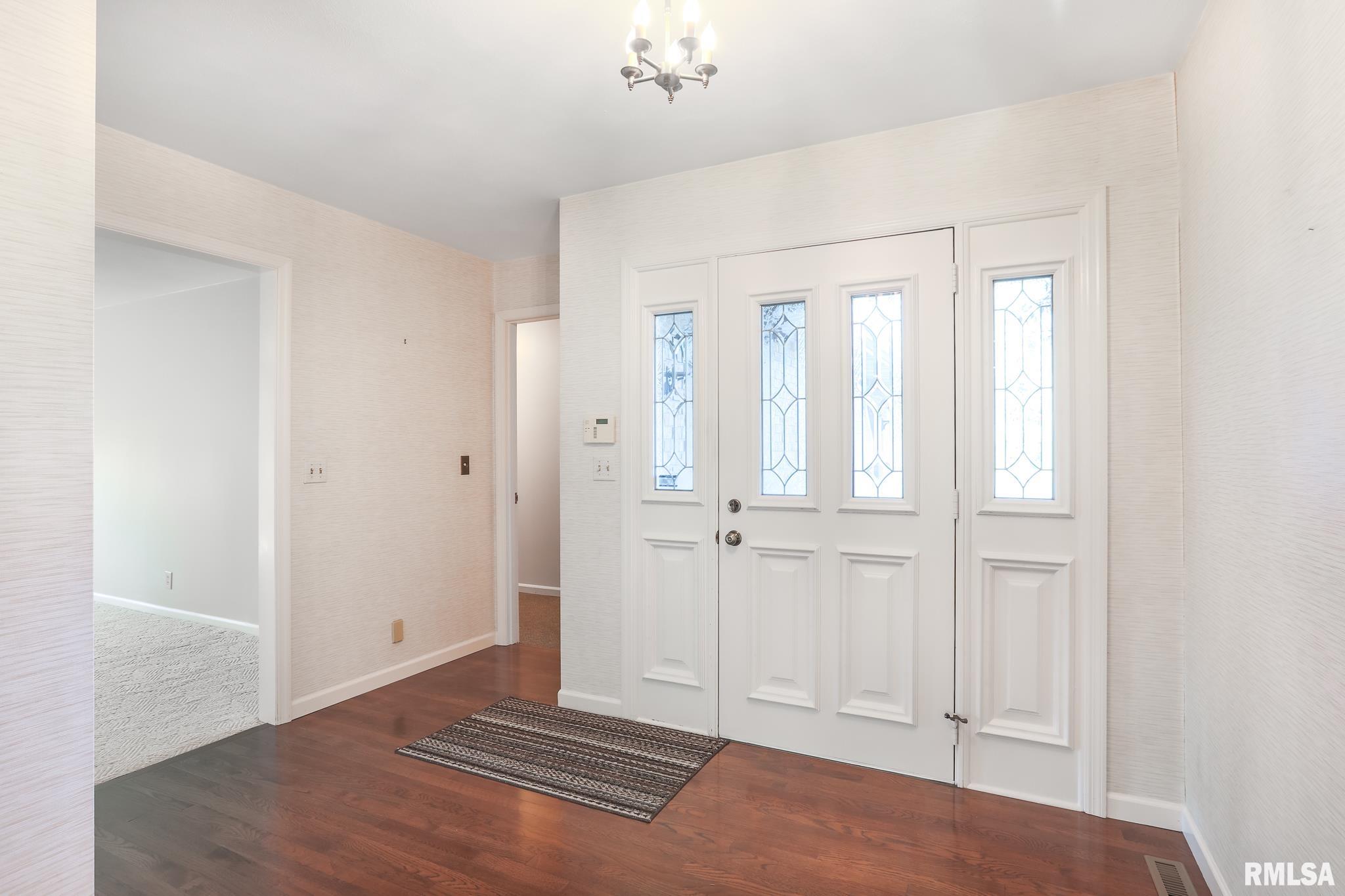 2 Cypress Point Pekin, IL 61554 - Photo 3 of 39