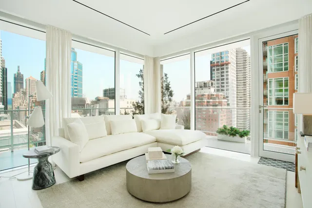 $2,945,000 | 200 East 59th Street, Unit 6A | Midtown East