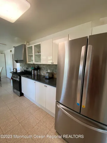 $3,000 | 275 Garfield Avenue, Oakhurst, NJ 07755