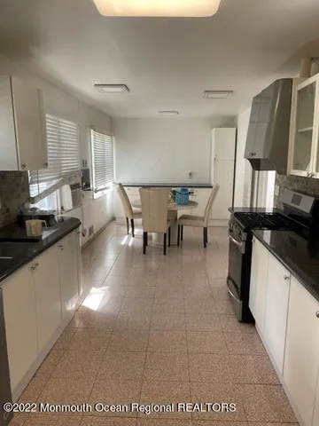 $3,000 | 275 Garfield Avenue, Oakhurst, NJ 07755