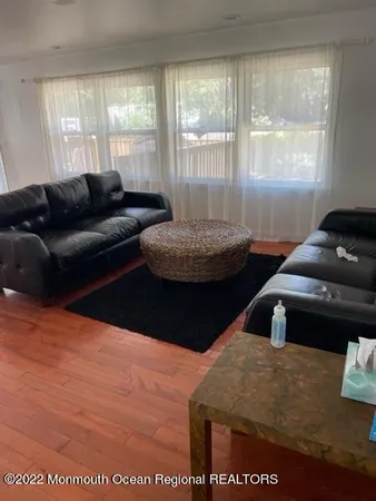 $2,600 | 275 Garfield Avenue, Oakhurst, NJ 07755