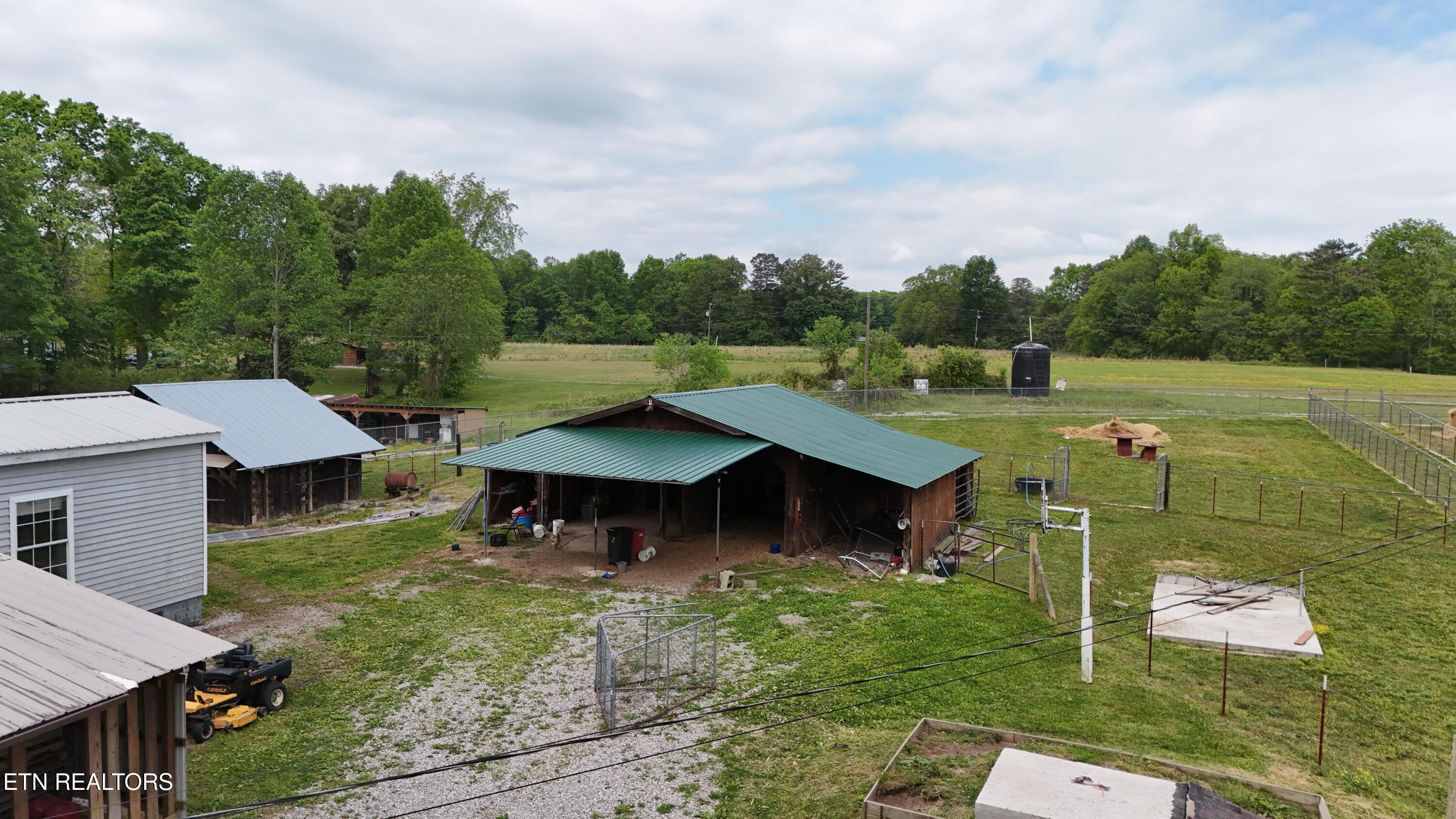 204 Honey Creek Loop Road Allardt, TN 38504 - Photo 44 of 59 3