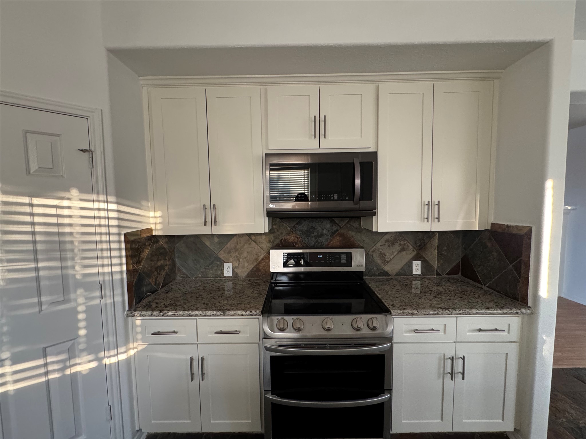 6311 Auburn Terrace Court Spring, TX 77389 - Photo 9 of 38