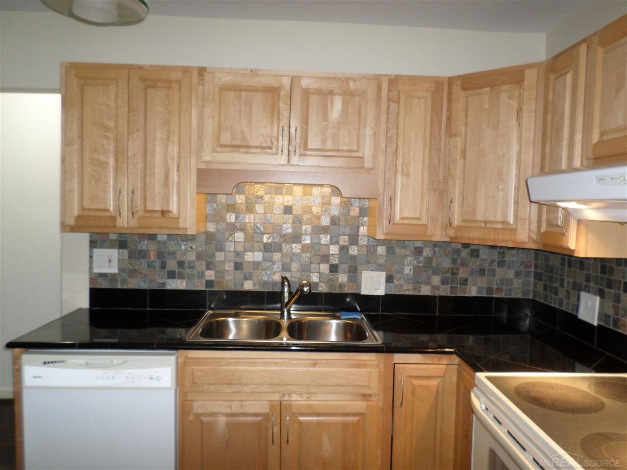 3480 John R Road Rochester, MI 48307 - Photo 2 of 40 31363775-1.JPG