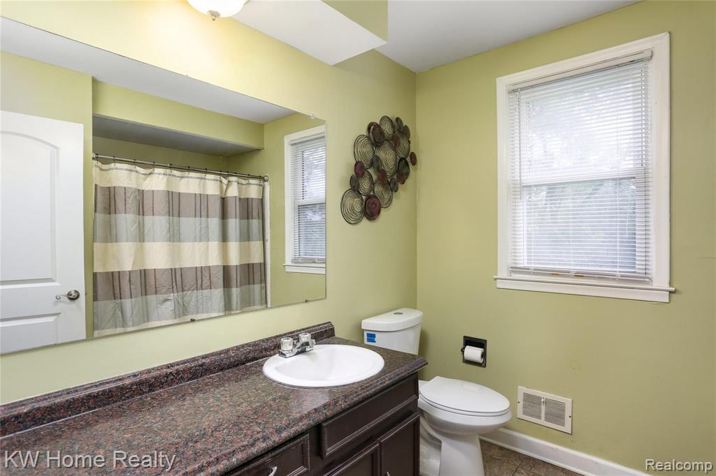 25861 Beecham Road Farmington Hills, MI 48336 - Photo 30 of 33