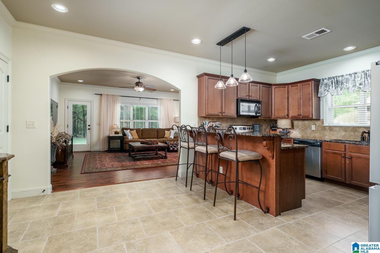 449 Heathersage Road Alabaster, AL 35114 - Photo 6 of 32