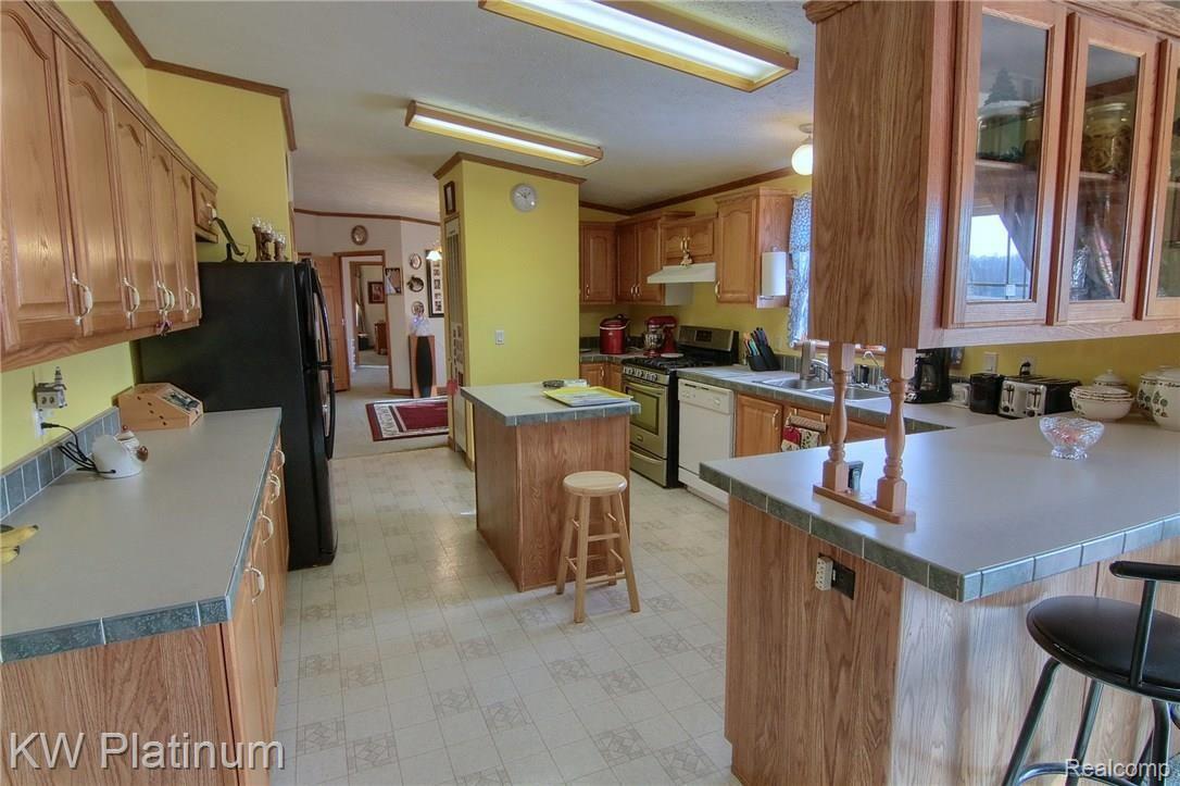 5860 Greenwood Road Avoca, MI 48006 - Photo 8 of 32 Kitchen_2nd_View.jpg