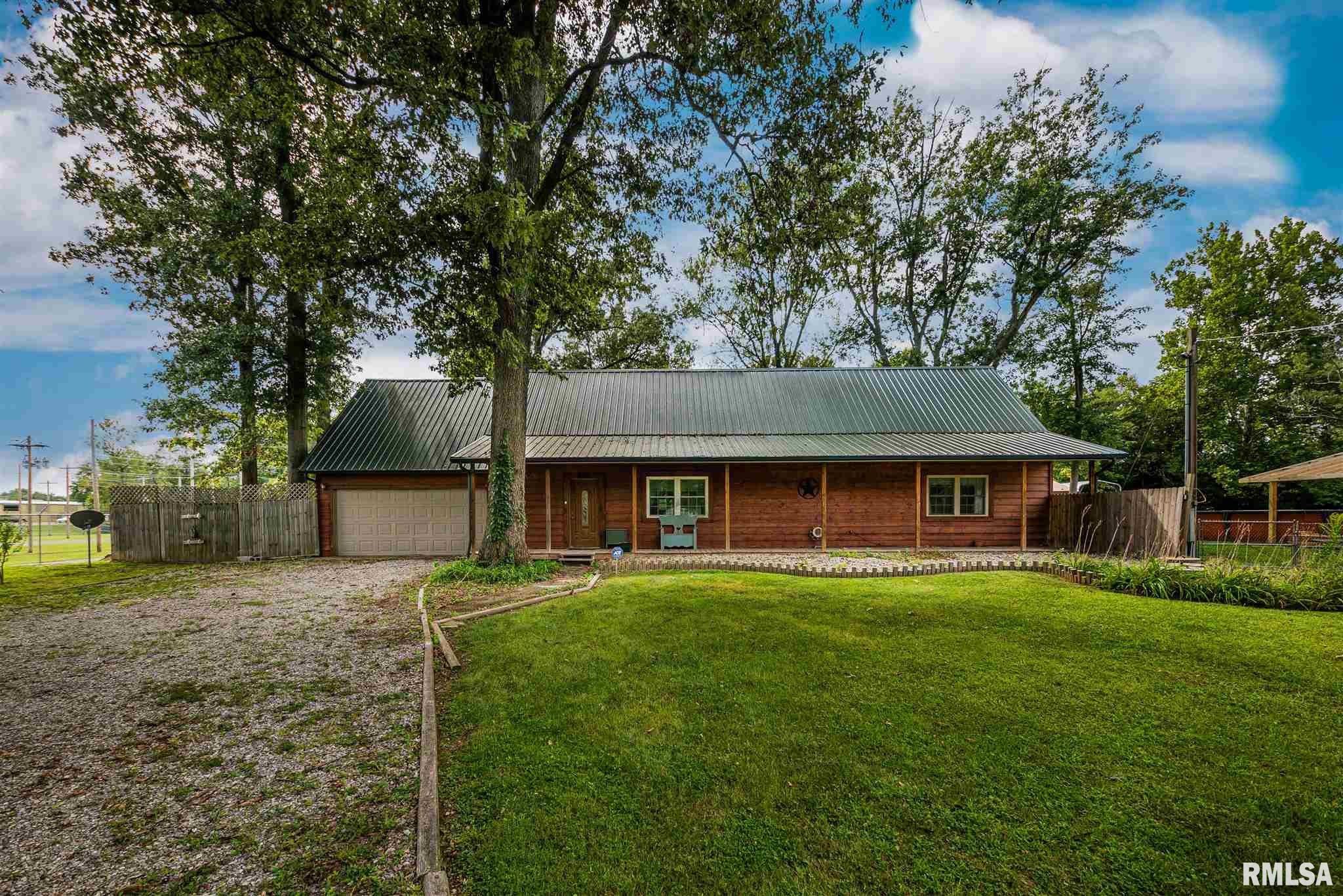 959 Latrobe Road West Frankfort, IL 62896 - Photo 2 of 24 Gallery Image 2